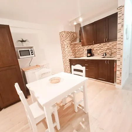 Artemide Apartman Arona